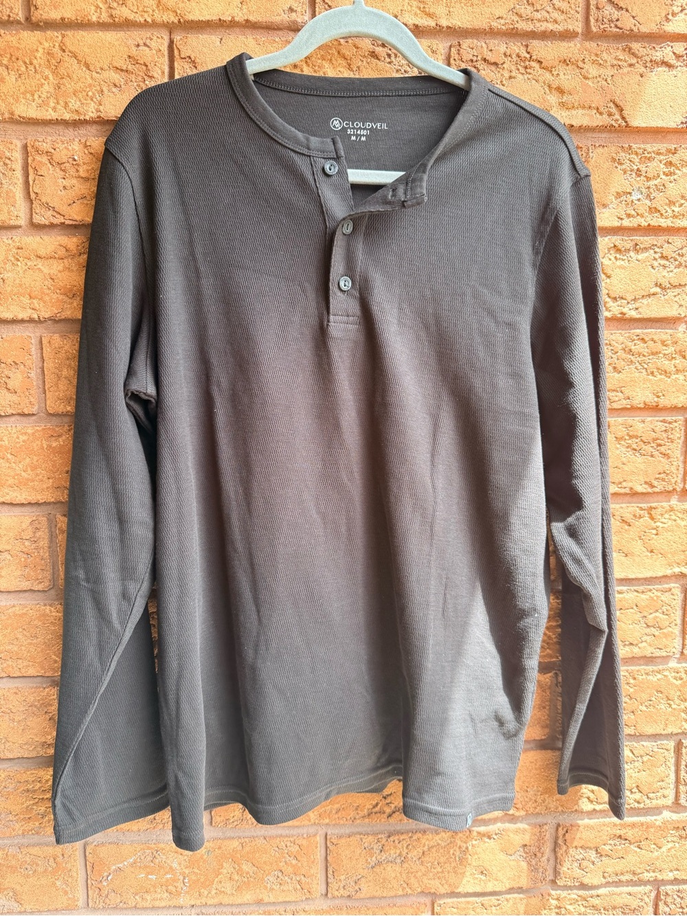 4/$25 • Cloudveil Black Cotton Blend Long Sleeve Henley